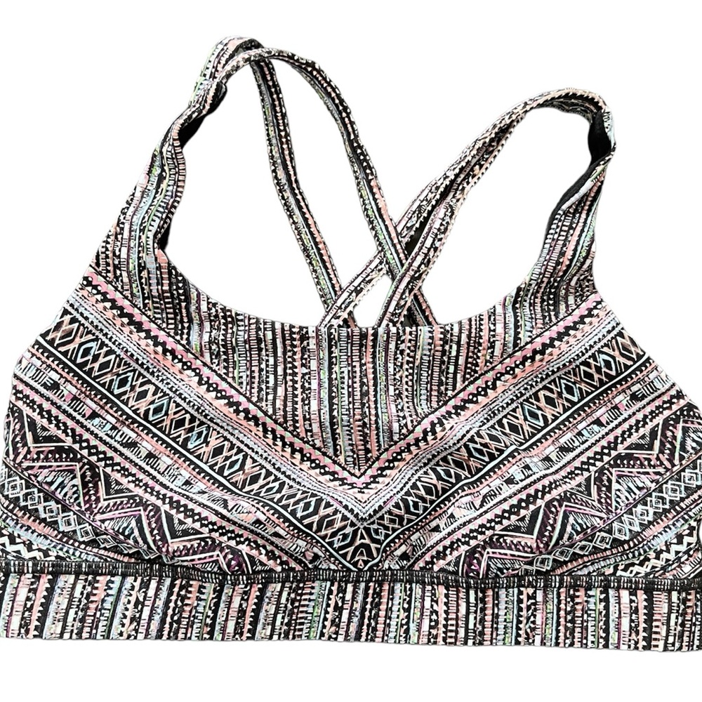 🍋Lululemon Sports Bra - size 6 🍋